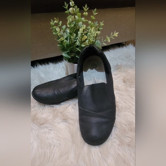Cloudsteppers by Clarks Shoes - Clark's Cloudsteppers black women's shoes size 8
